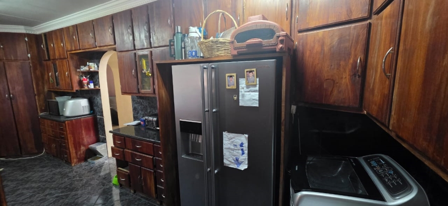 5 Bedroom Property for Sale in Wilkoppies North West